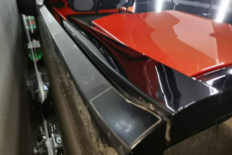 Used Xiaomi Auto YU7 2025 Ultra-Long Range All-Wheel Drive Pro Version Left Side Sill