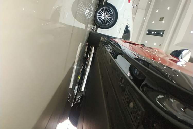 Used Xiaomi Auto YU7 2025 Ultra-Long Range Rear-Wheel Drive Version Left Side Sill