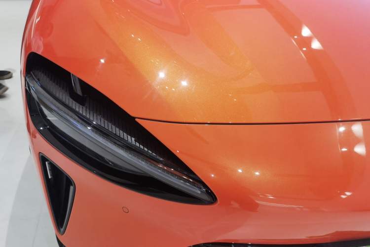 Used Xiaomi Auto YU7 2025 Ultra-Long Range High-Performance All-Wheel-Drive Max Edition Right Front Headlight