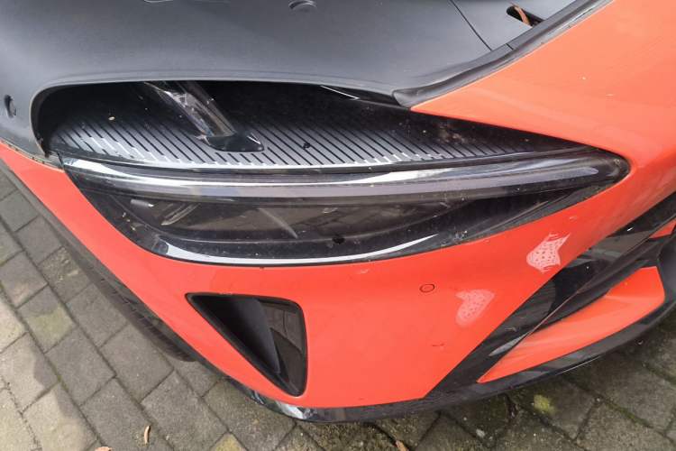 Used Xiaomi Auto YU7 2025 Ultra-Long Range High-Performance All-Wheel-Drive Max Edition Right Front Headlight