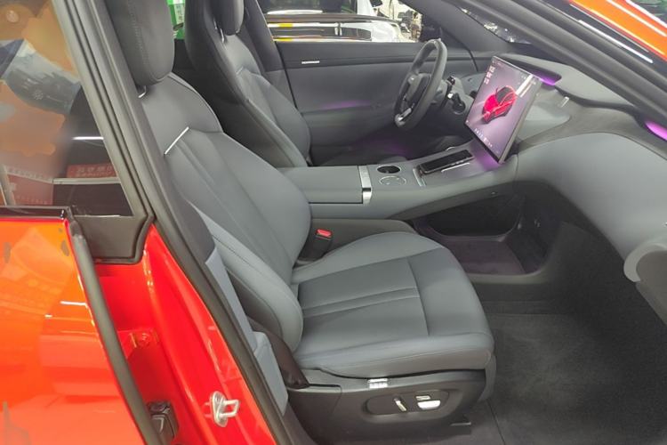 Used Xiaomi Auto YU7 2025 Ultra-Long Range Rear-Wheel Drive Version Right Front Seat