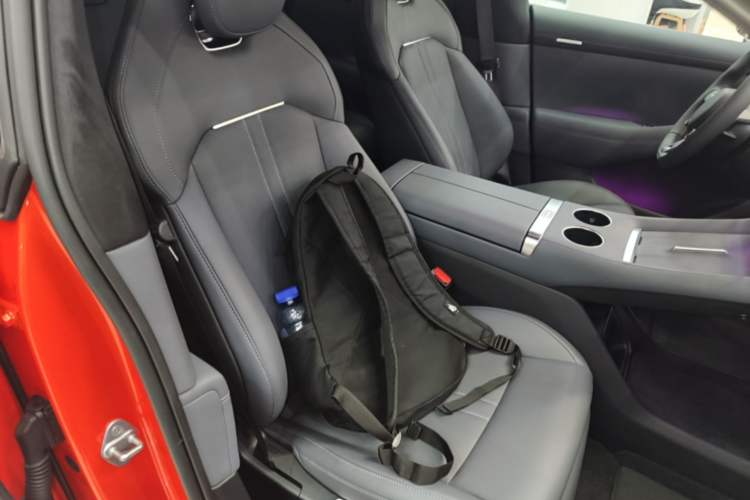 Used Xiaomi Auto YU7 2025 Ultra-Long Range High-Performance All-Wheel-Drive Max Edition Right Front Seat