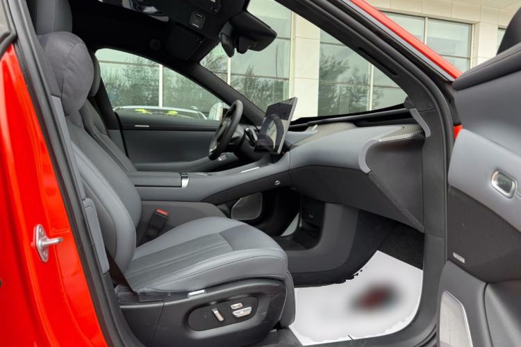 Used Xiaomi Auto YU7 2025 Ultra-Long Range High-Performance All-Wheel-Drive Max Edition Right Front Seat