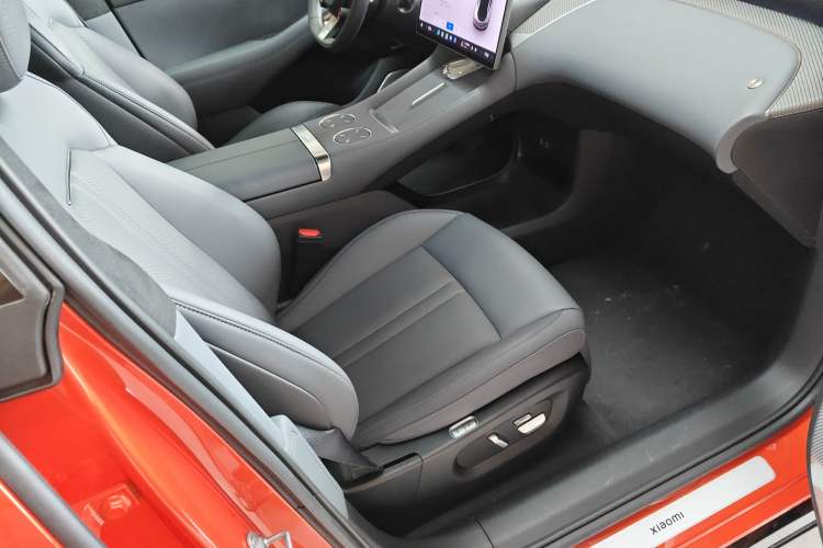 Used Xiaomi Auto YU7 2025 Ultra-Long Range High-Performance All-Wheel-Drive Max Edition Right Front Seat