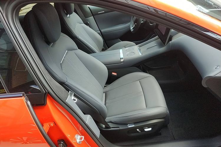 Used Xiaomi Auto YU7 2025 Ultra-Long Range High-Performance All-Wheel-Drive Max Edition Right Front Seat