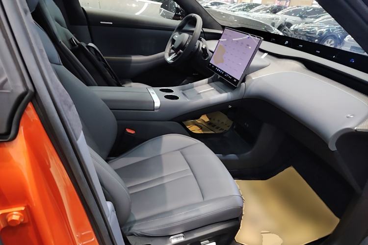 Used Xiaomi Auto YU7 2025 Ultra-Long Range High-Performance All-Wheel-Drive Max Edition Right Front Seat