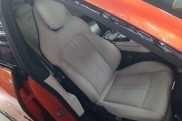 Used Xiaomi Auto YU7 2025 Ultra-Long Range Rear-Wheel Drive Version Right Front Seat