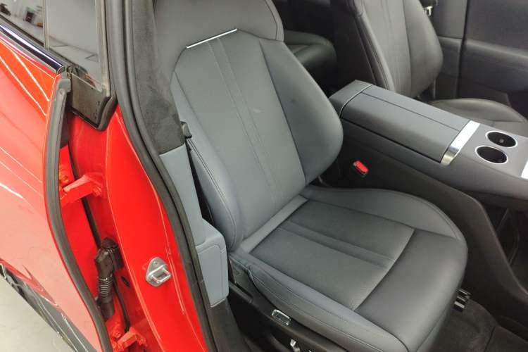 Used Xiaomi Auto YU7 2025 Ultra-Long Range High-Performance All-Wheel-Drive Max Edition Right Front Seat