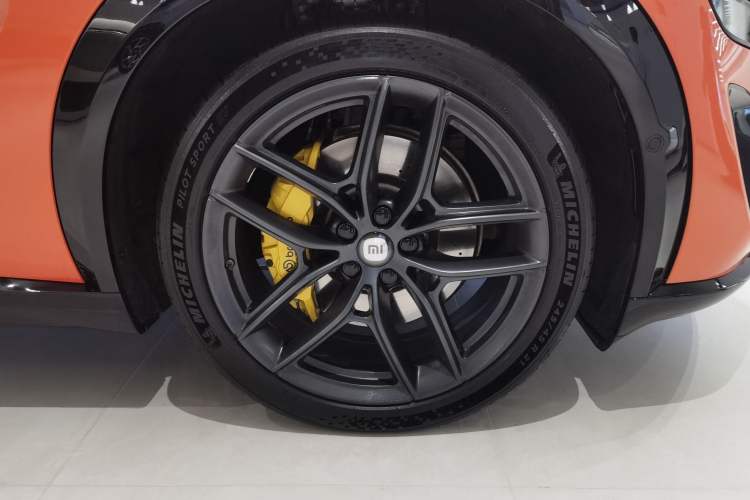 Used Xiaomi Auto YU7 2025 Ultra-Long Range High-Performance All-Wheel-Drive Max Edition Right Front Wheel Hub