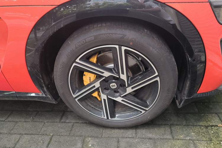Used Xiaomi Auto YU7 2025 Ultra-Long Range High-Performance All-Wheel-Drive Max Edition Right Front Wheel Hub