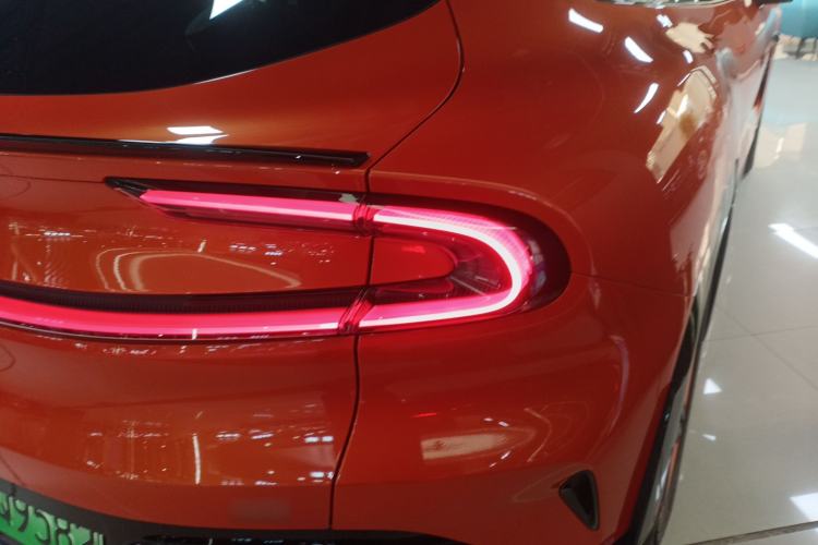 Used Xiaomi Auto YU7 2025 Ultra-Long Range All-Wheel Drive Pro Version Right Rear Taillight