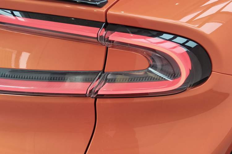 Used Xiaomi Auto YU7 2025 Ultra-Long Range High-Performance All-Wheel-Drive Max Edition Right Rear Taillight
