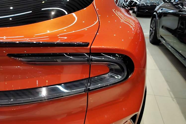 Used Xiaomi Auto YU7 2025 Ultra-Long Range High-Performance All-Wheel-Drive Max Edition Right Rear Taillight