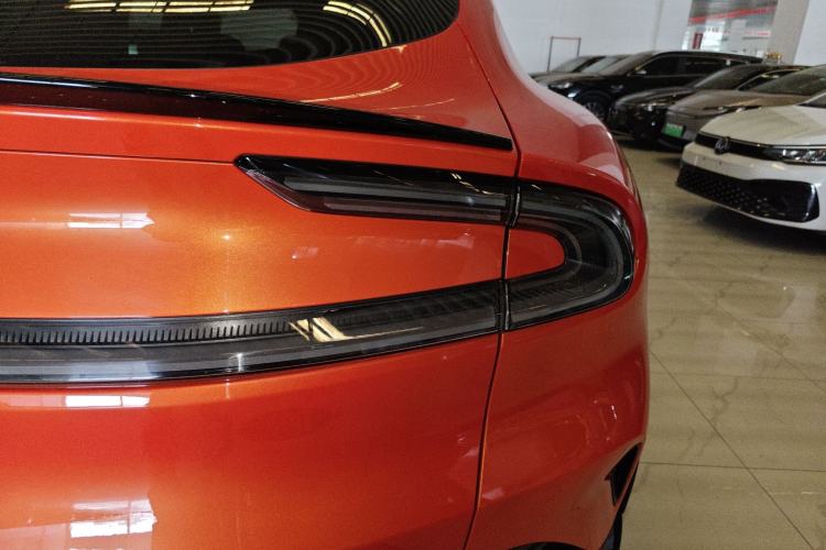 Used Xiaomi Auto YU7 2025 Ultra-Long Range High-Performance All-Wheel-Drive Max Edition Right Rear Taillight