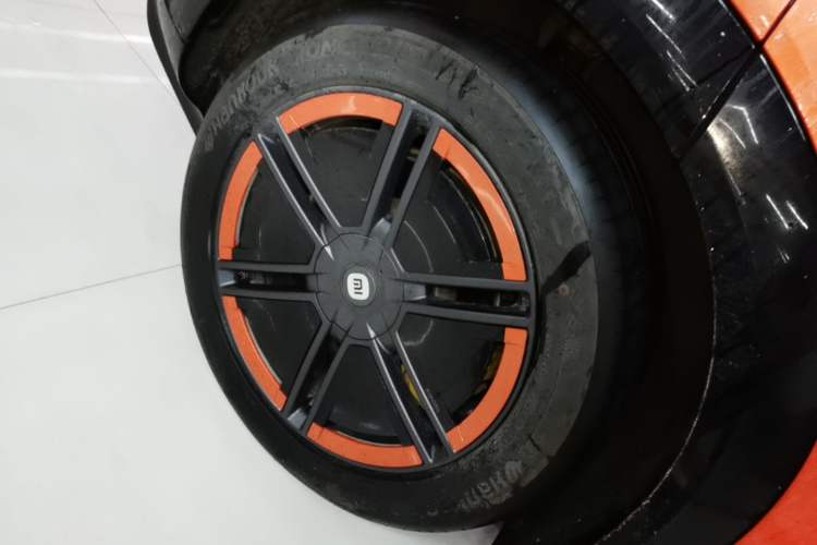 Used Xiaomi Auto YU7 2025 Ultra-Long Range Rear-Wheel Drive Version Right Rear Wheel Hub