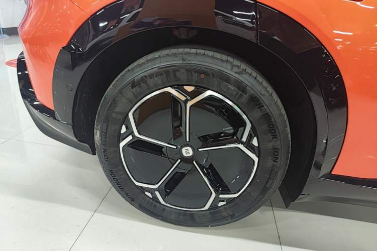 Used Xiaomi Auto YU7 2025 Ultra-Long Range Rear-Wheel Drive Version Right Rear Wheel Hub