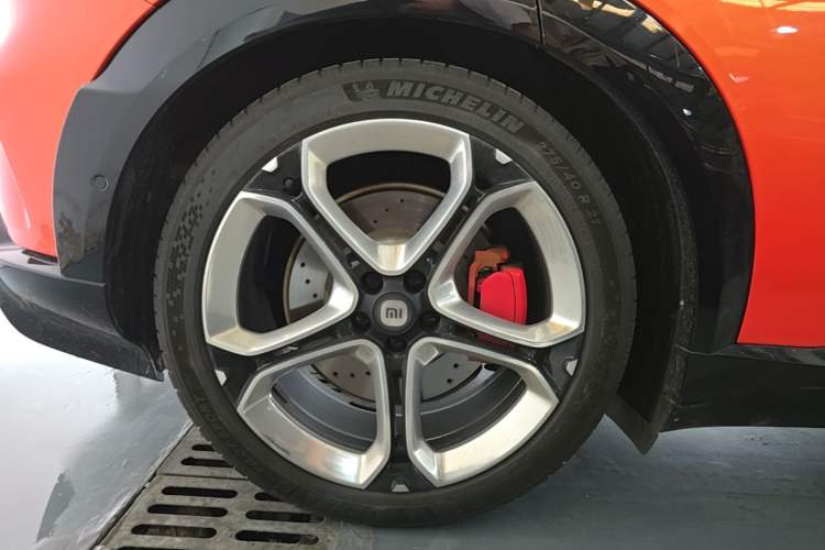 Used Xiaomi Auto YU7 2025 Ultra-Long Range High-Performance All-Wheel-Drive Max Edition Right Rear Wheel Hub