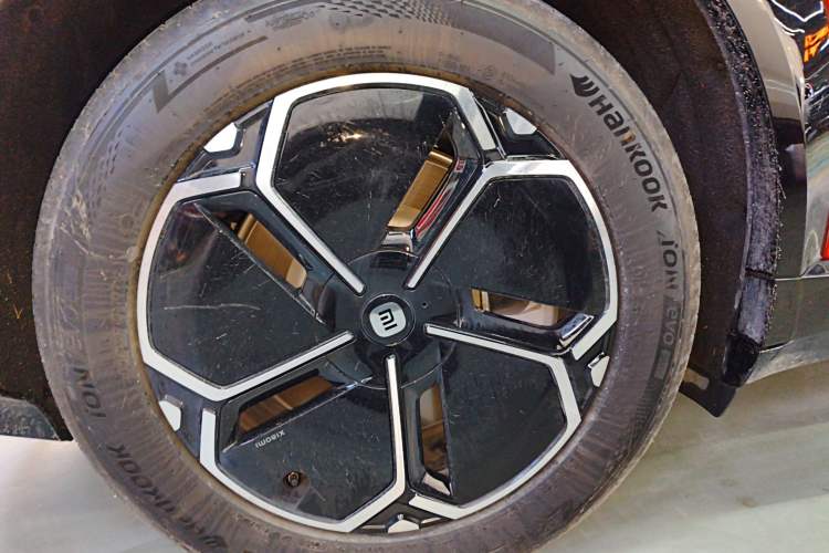 Used Xiaomi Auto YU7 2025 Ultra-Long Range Rear-Wheel Drive Version Right Rear Wheel Hub