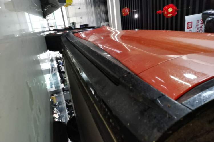 Used Xiaomi Auto YU7 2025 Ultra-Long Range Rear-Wheel Drive Version Right Side Sill