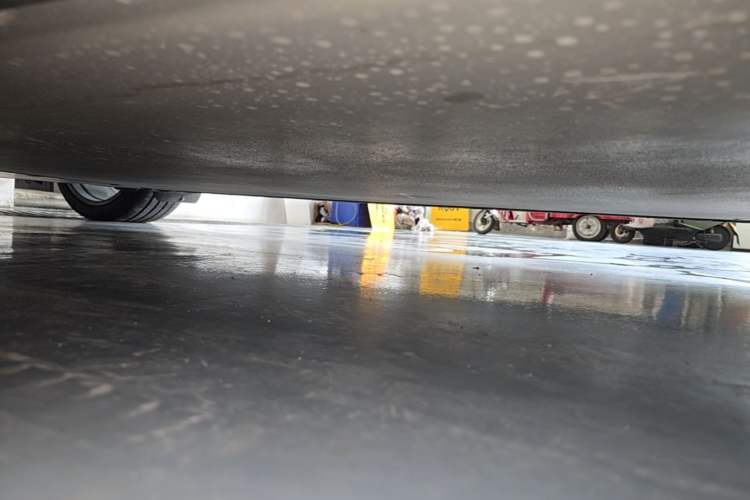 Used Xiaomi Auto YU7 2025 Ultra-Long Range High-Performance All-Wheel-Drive Max Edition Right Side Sill