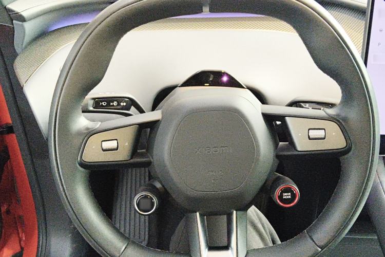 Used Xiaomi Auto YU7 2025 Ultra-Long Range High-Performance All-Wheel-Drive Max Edition Steering Wheel