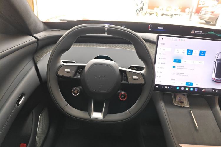 Used Xiaomi Auto YU7 2025 Ultra-Long Range High-Performance All-Wheel-Drive Max Edition Steering Wheel