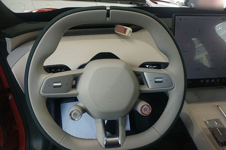 Used Xiaomi Auto YU7 2025 Ultra-Long Range Rear-Wheel Drive Version Steering Wheel