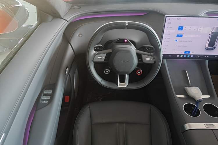 Used Xiaomi Auto YU7 2025 Ultra-Long Range High-Performance All-Wheel-Drive Max Edition Steering Wheel