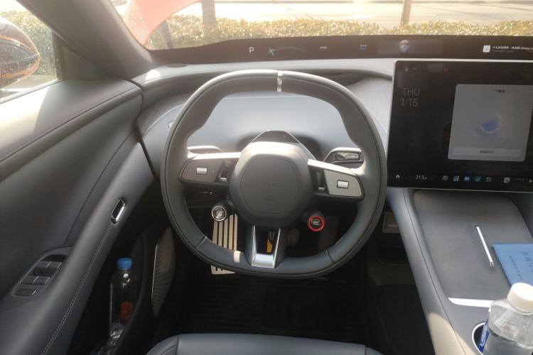 Used Xiaomi Auto YU7 2025 Ultra-Long Range Rear-Wheel Drive Version Steering Wheel
