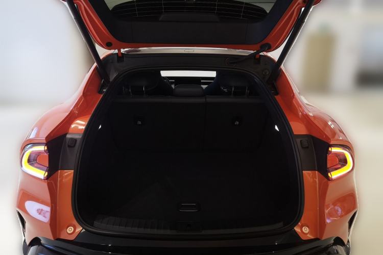Used Xiaomi Auto YU7 2025 Ultra-Long Range High-Performance All-Wheel-Drive Max Edition Trunk
