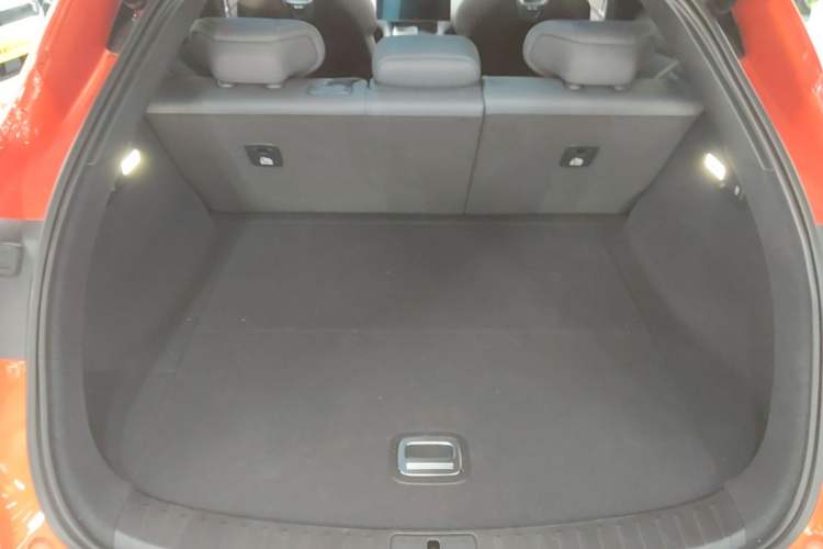 Used Xiaomi Auto YU7 2025 Ultra-Long Range High-Performance All-Wheel-Drive Max Edition Trunk