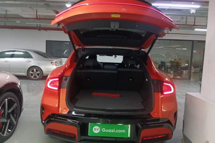 Used Xiaomi Auto YU7 2025 Ultra-Long Range High-Performance All-Wheel-Drive Max Edition Trunk