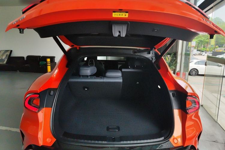 Used Xiaomi Auto YU7 2025 Ultra-Long Range High-Performance All-Wheel-Drive Max Edition Trunk