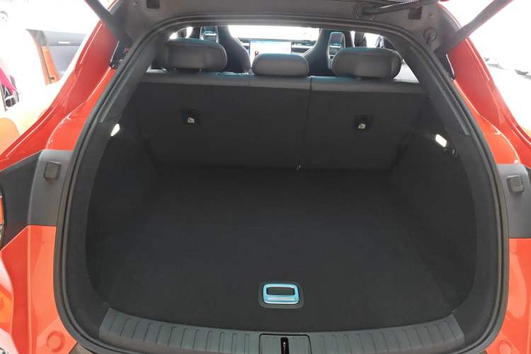 Used Xiaomi Auto YU7 2025 Ultra-Long Range High-Performance All-Wheel-Drive Max Edition Trunk