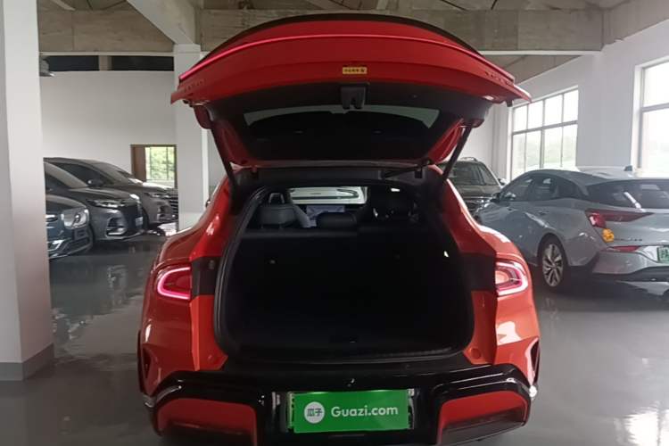 Used Xiaomi Auto YU7 2025 Ultra-Long Range High-Performance All-Wheel-Drive Max Edition Trunk