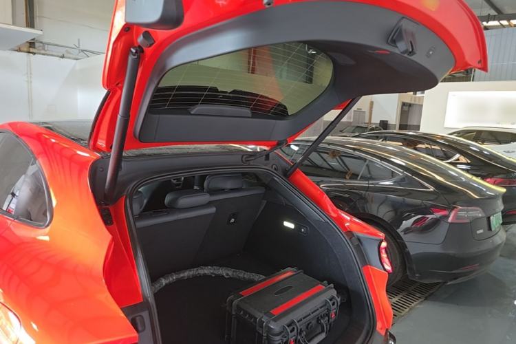Used Xiaomi Auto YU7 2025 Ultra-Long Range High-Performance All-Wheel-Drive Max Edition Trunk