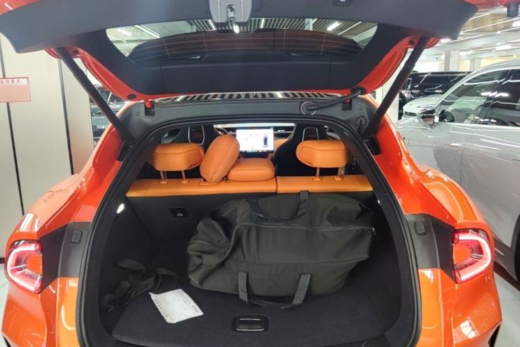 Used Xiaomi Auto YU7 2025 Ultra-Long Range High-Performance All-Wheel-Drive Max Edition Trunk