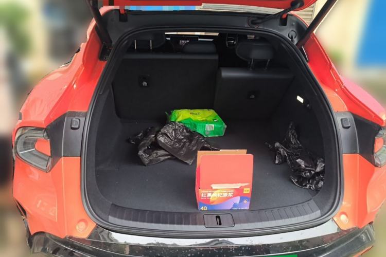 Used Xiaomi Auto YU7 2025 Ultra-Long Range High-Performance All-Wheel-Drive Max Edition Trunk