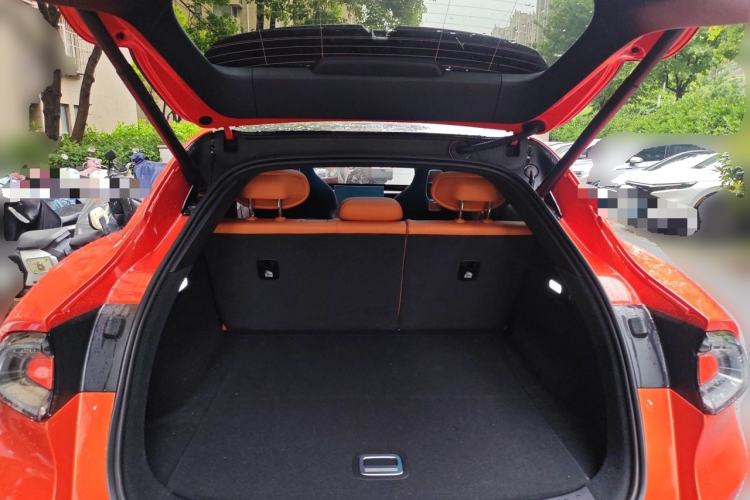Used Xiaomi Auto YU7 2025 Ultra-Long Range High-Performance All-Wheel-Drive Max Edition Trunk
