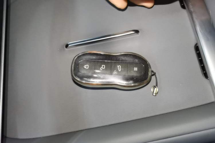 Used Xiaomi Auto YU7 2025 Ultra-Long Range All-Wheel Drive Pro Version Vehicle Key