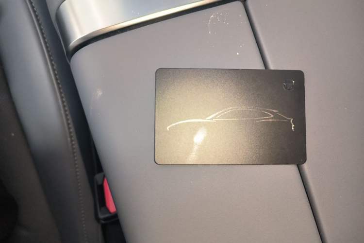 Used Xiaomi Auto YU7 2025 Ultra-Long Range High-Performance All-Wheel-Drive Max Edition Vehicle Key