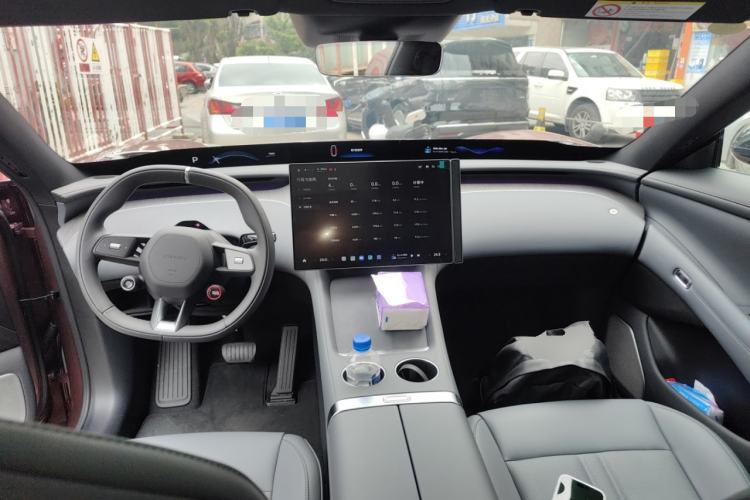 Used Xiaomi Auto YU7 2025 Ultra-Long Range Rear-Wheel Drive Version Center Console