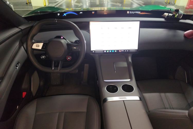 Used Xiaomi Auto YU7 2025 Ultra-Long Range Rear-Wheel Drive Version Center Console