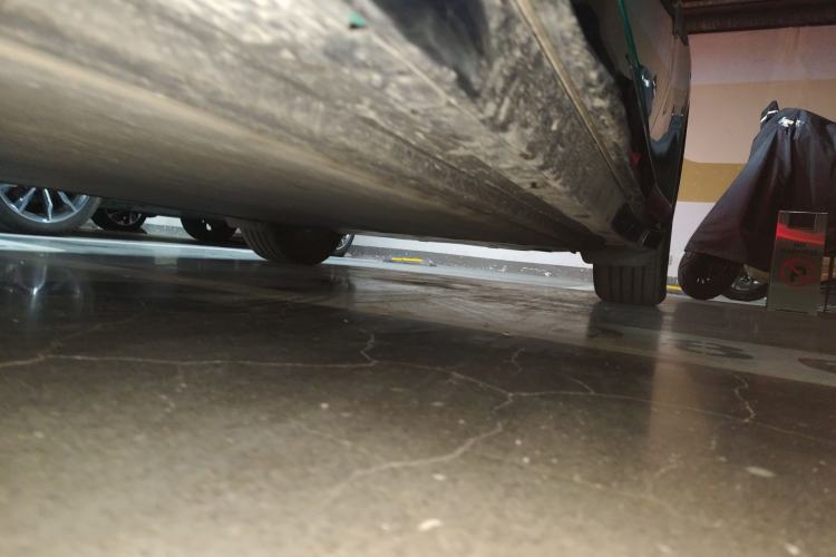 Used Xiaomi Auto YU7 2025 Ultra-Long Range Rear-Wheel Drive Version Chassis Front Left
