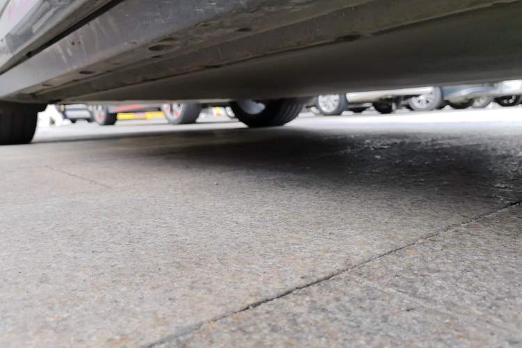 Used Xiaomi Auto YU7 2025 Ultra-Long Range High-Performance All-Wheel-Drive Max Edition Chassis Front Right