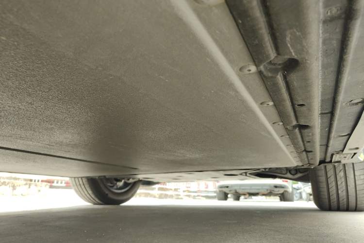 Used Xiaomi Auto YU7 2025 Ultra-Long Range Rear-Wheel Drive Version Chassis Front Right
