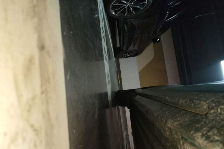 Used Xiaomi Auto YU7 2025 Ultra-Long Range Rear-Wheel Drive Version Chassis Front Right