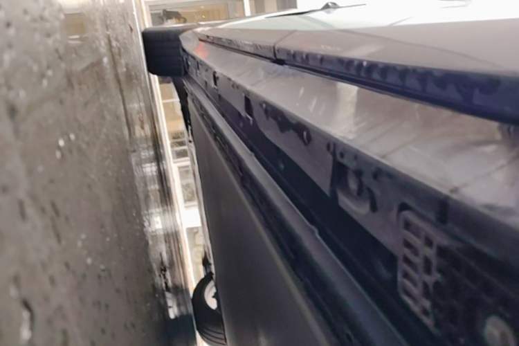 Used Xiaomi Auto YU7 2025 Ultra-Long Range High-Performance All-Wheel-Drive Max Edition Chassis Rear Left
