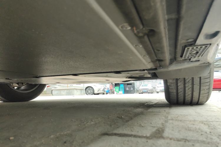 Used Xiaomi Auto YU7 2025 Ultra-Long Range Rear-Wheel Drive Version Chassis Rear Left