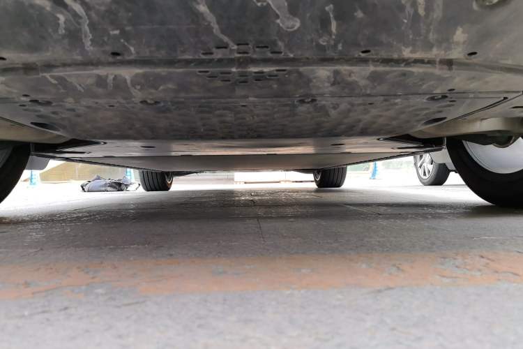Used Xiaomi Auto YU7 2025 Ultra-Long Range High-Performance All-Wheel-Drive Max Edition Chassis Rear